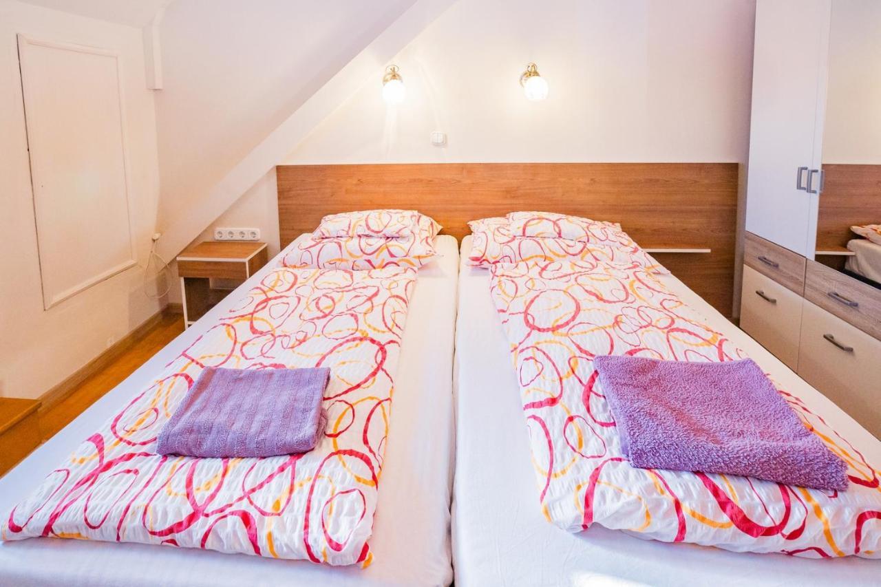 Mohacsi Guesthouse Будапеща Екстериор снимка