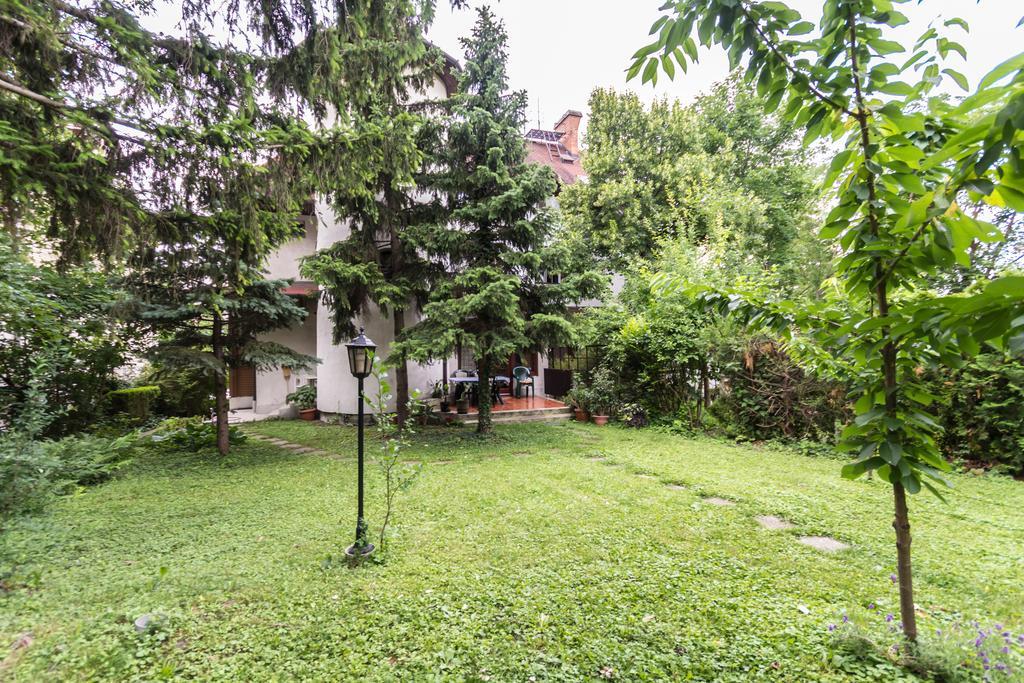 Mohacsi Guesthouse Будапеща Екстериор снимка